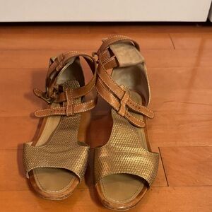 Chloe Gold and Tan Sandals